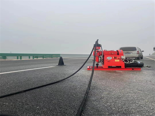 东阿马路路基路面开裂下沉注浆加固灌浆